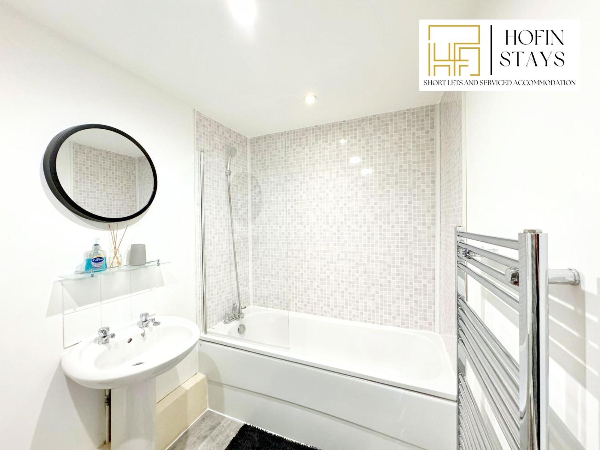 Last-minute Reserve L Premium On 2 Double Bed For 6 Guests L Deals L Hofin Short Lets & Serviced London