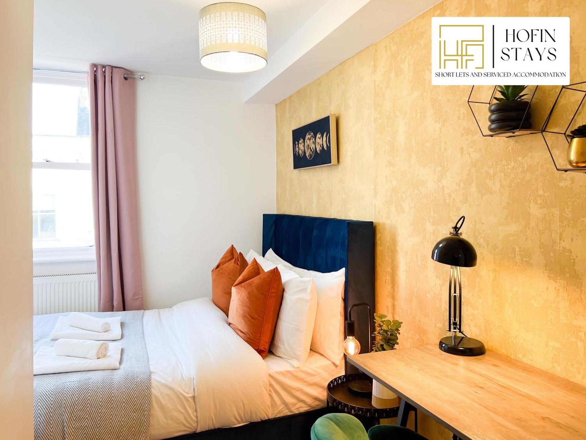 Last-minute Reserve L Premium On 2 Double Bed For 6 Guests L Deals L Hofin Short Lets & Serviced London