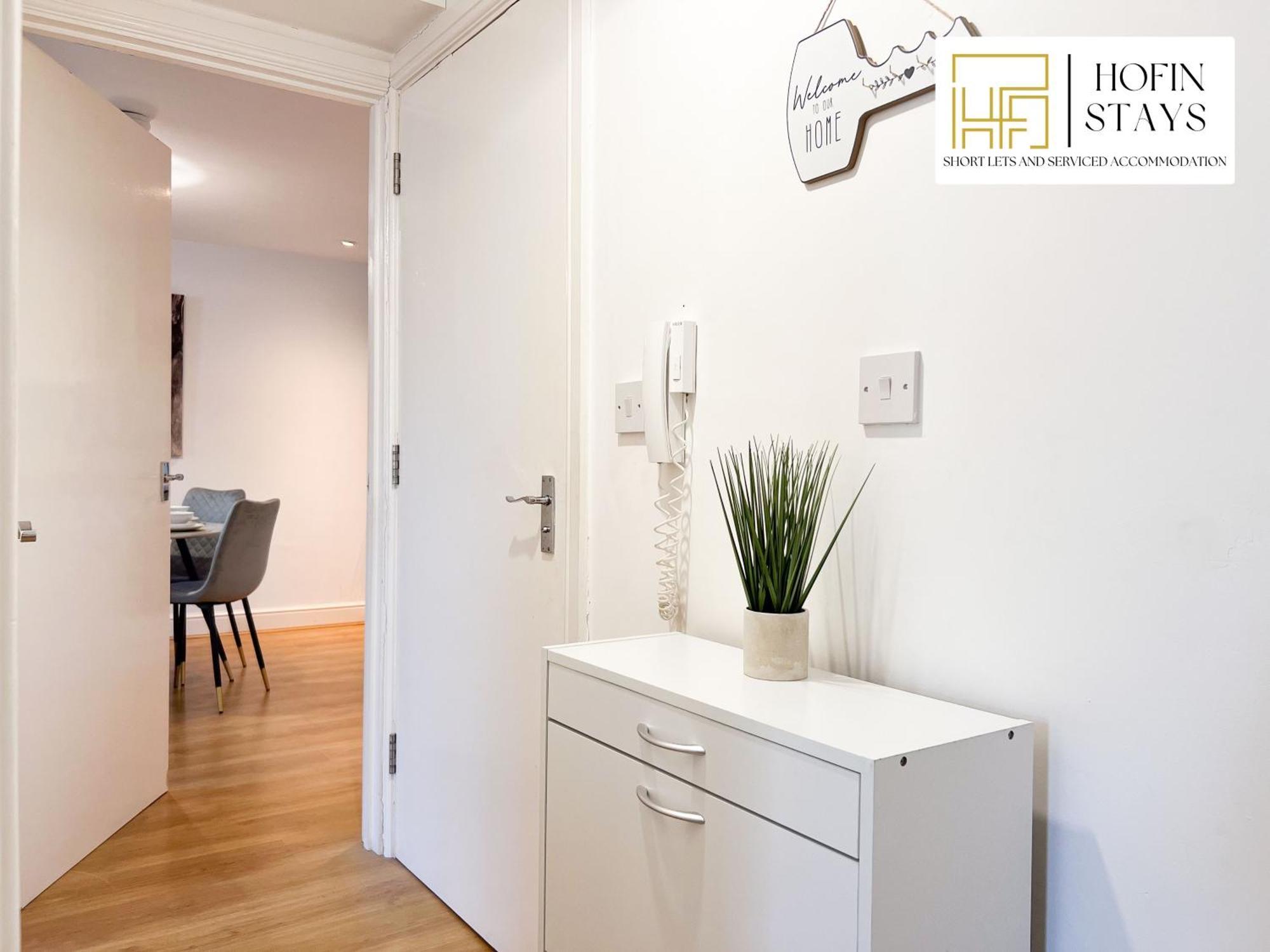 Last-minute Reserve L Premium On 2 Double Bed For 6 Guests L Deals L Hofin Short Lets & Serviced Apartment London